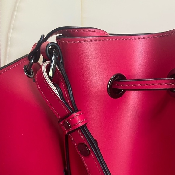 Armani Jeans bright red leather bucket bag w/ matching zip pouch EUC - Picture 7 of 9